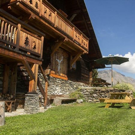 Reine des Aravis - chalet isolé Flumet Esterno foto