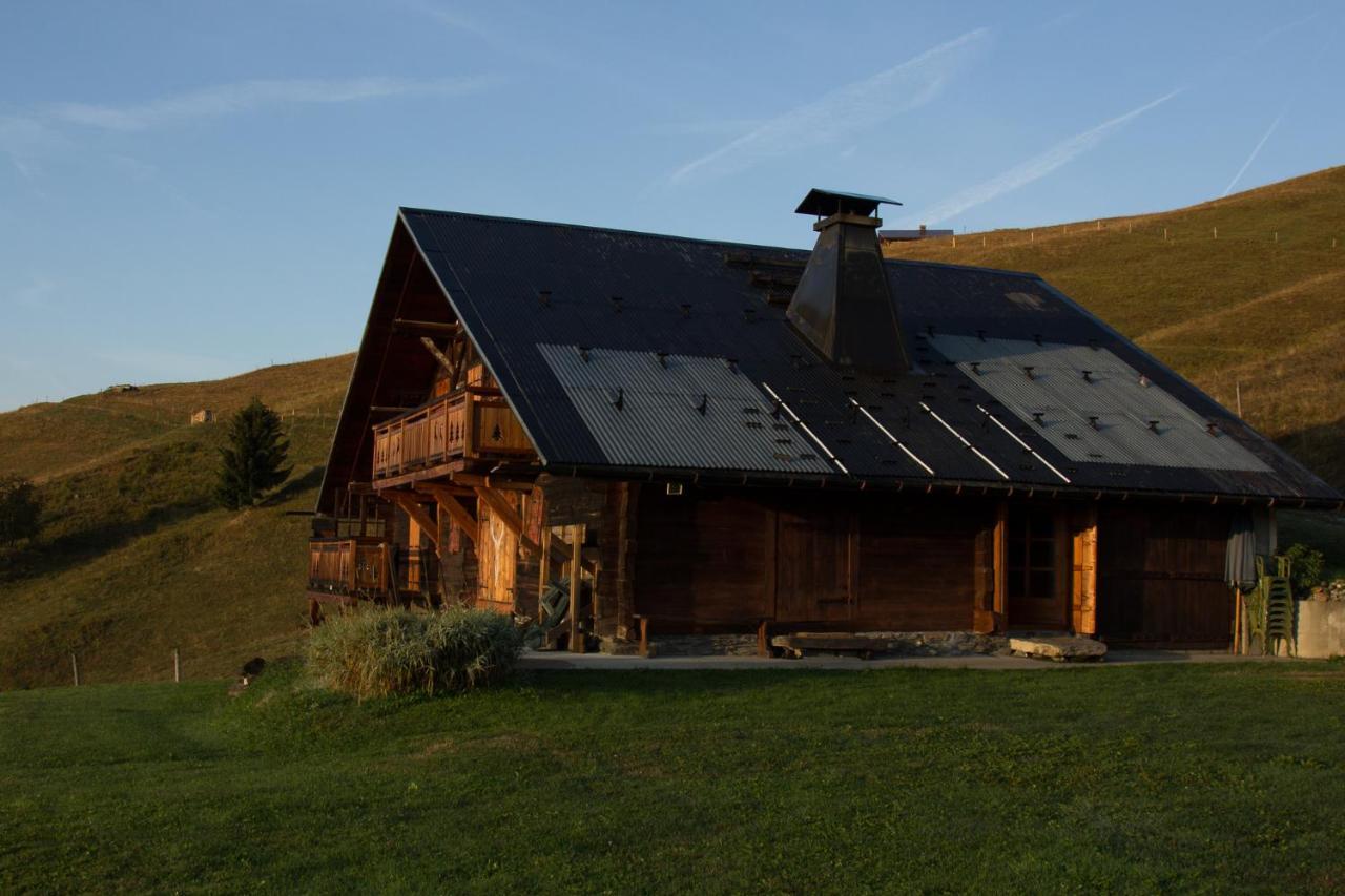 Reine des Aravis - chalet isolé Flumet Esterno foto