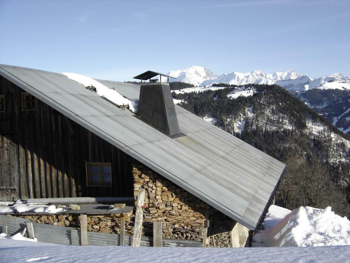 Reine des Aravis - chalet isolé Flumet Esterno foto