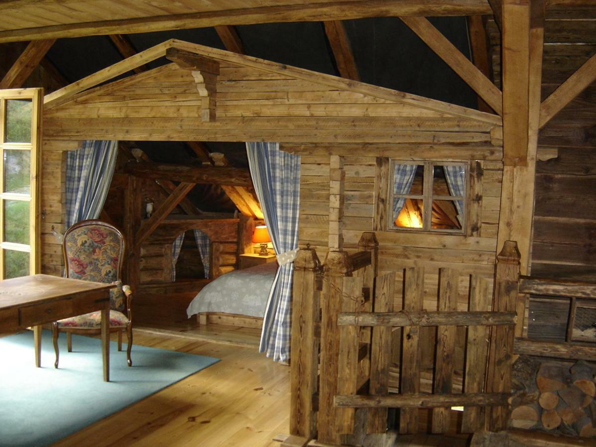 Reine des Aravis - chalet isolé Flumet Esterno foto
