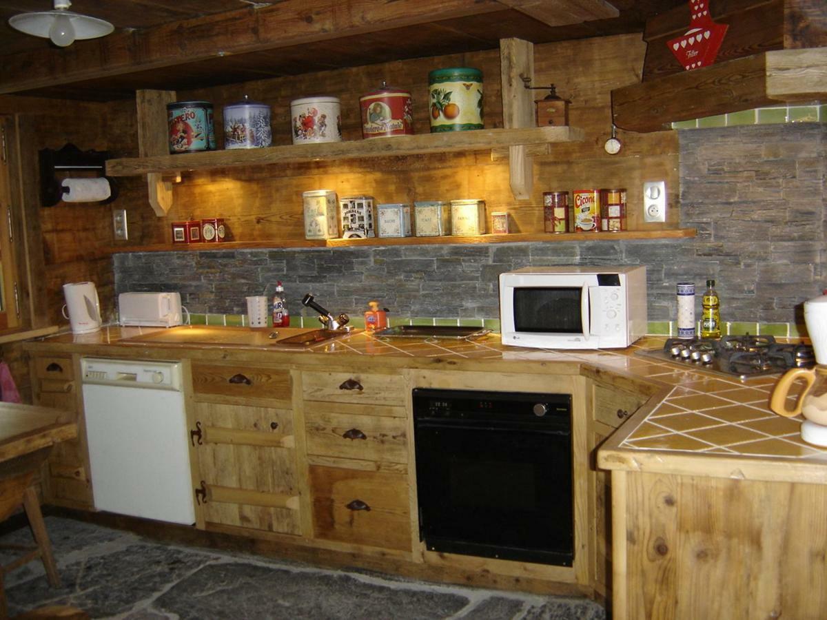 Reine des Aravis - chalet isolé Flumet Esterno foto