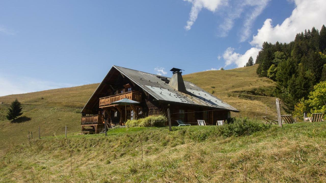 Reine des Aravis - chalet isolé Flumet Esterno foto