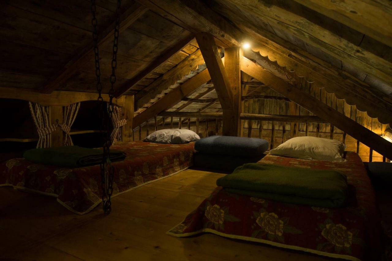 Reine des Aravis - chalet isolé Flumet Esterno foto