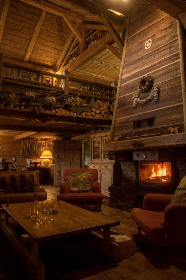 Reine des Aravis - chalet isolé Flumet Esterno foto