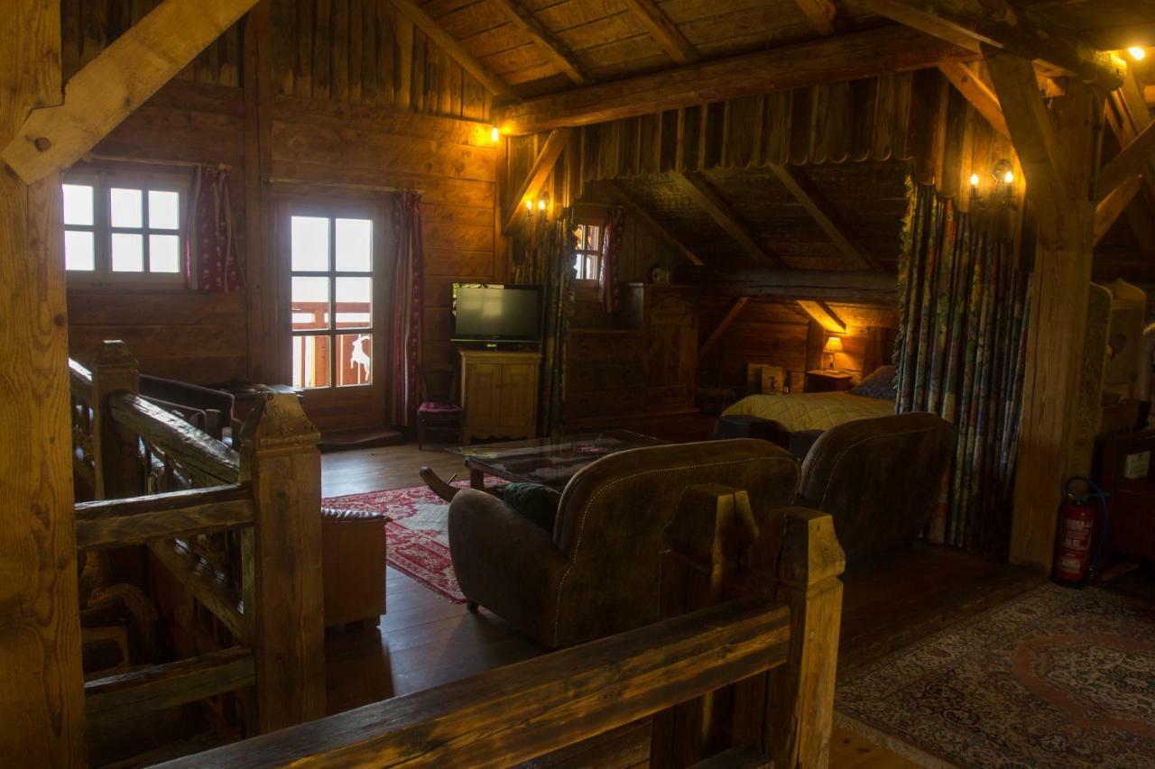 Reine des Aravis - chalet isolé Flumet Esterno foto